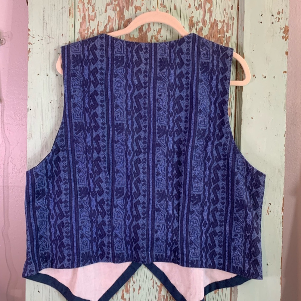 Vintage women’s blue Aztec print button down vest Preloved good condition - Picture 2 of 4